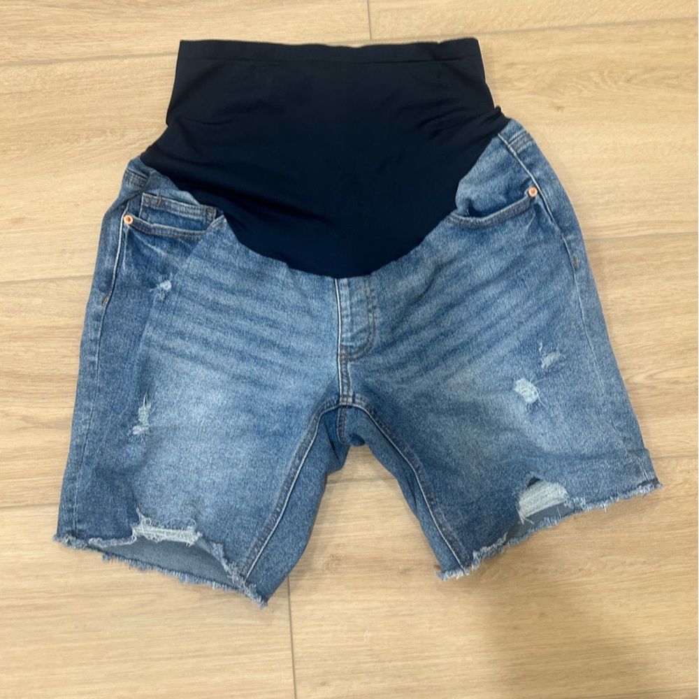 Time and Tru Maternity Jean Shorts Medium